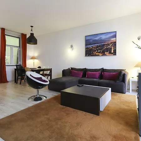 Graca Jacuzzi With Terrace By Homing Apartament Lizbona